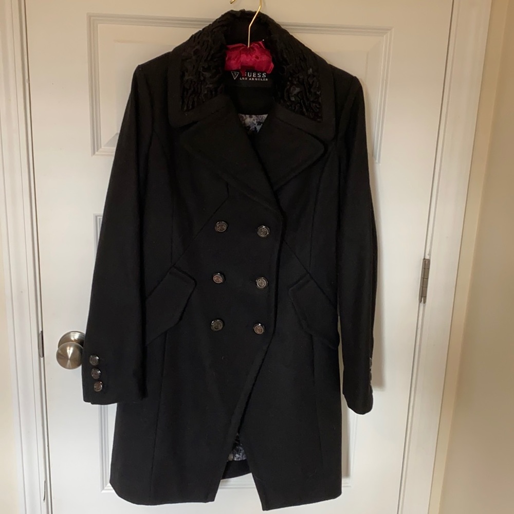 Very elegant Guess coat🌸